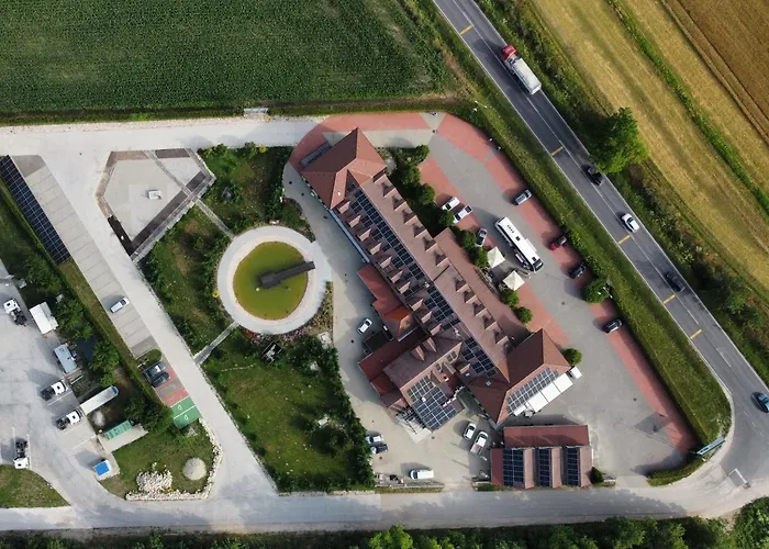 Land-Plan Hotel